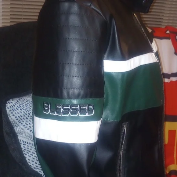 Black and Green Women's Jacket - Picture 2 of 3